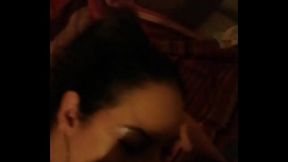 Nawal la petite salope qui adore sucer