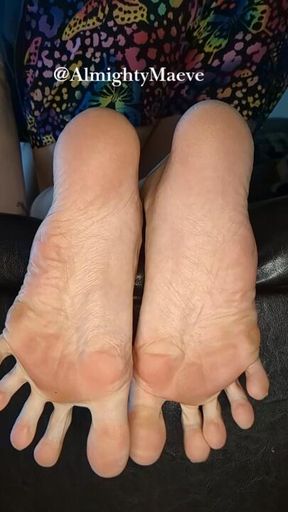 Loud Pops and Wrinkles Up Close