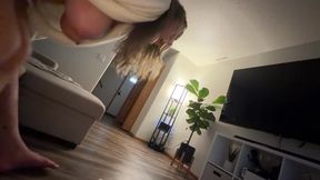 Thick, Curvy Wife Submits Pussy on the Couch