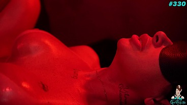 Francis recebendo massagem e esguichando muito