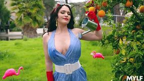Hot mom and housewife Krissy Lynn gives an interview