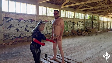 Fisted in the abandoned factory!