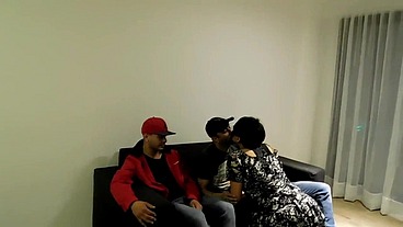 un venezolano, un uruguayo , un brasilero , orgia latinoamericana se hace la puta