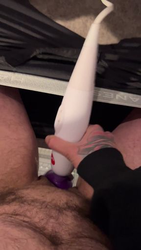 Nice wet orgasm on vibrator