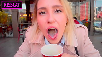Public Blowjob in Wendis Toilet &amp_ Get Coffe with Cum