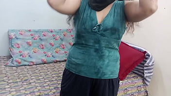 The step brother-in-law turned out to be crazy about the bhabhi&#039_s pussy, Debor Bhabhi ki chut ka dewanaa nikla