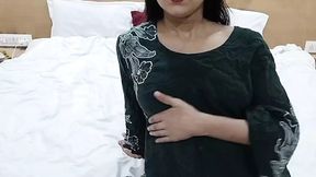 Soyi step sister ke bur me ungali daalte dekh liya