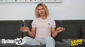 Shawn Brooks Lies Back In Piledriver Position Until He Blows A Huge Load All Over Himself - TWINKPOP