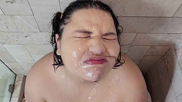 Give me all your cum in my throat, I want a very sloppy facefuck