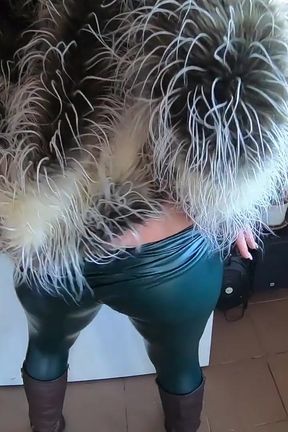 Deep-throat, Cum Play and Camel-toe- Leather and Fur Fetih 255