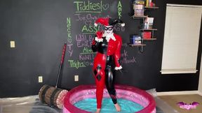 Harley Quinn Fansign Cumshow 4K