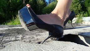 Broken shoes, high heels wrecked, bending heels, high heels bending, broken high heels