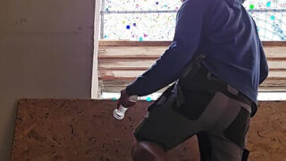 ヨーロッパのゲイがディルドで自慰行為をする公開自家製動画