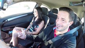 Conductor cachondo se folla a una pasajera que esta super buena