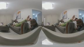 3DVR180 massages the lady s toes