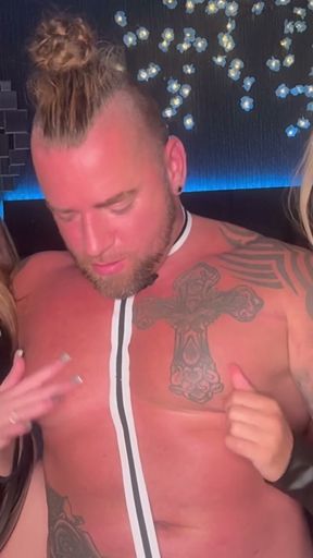 2 Big Assboob Worship with Buff Butler