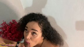morena tatuada e muito gostosa deixa novinho de pau grande e grosso enfiar tudo no seu cuzinho depois de mamar ate se engasgar