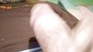 Close-up de papais gays italianos gordinhos tendo suas bundas gordas penetradas e engolindo esperma.