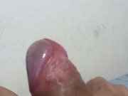 La Cabeza de este pene esta tan roja que provoca chuparlo