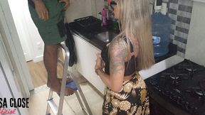 paguei o cara que trocou a lampada com o cu (video completo)