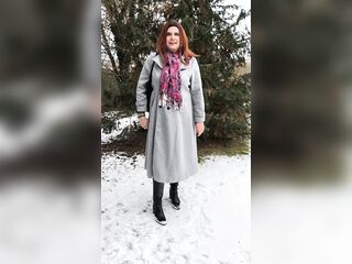 Winter in garden - outfit with black boots and pantyhose