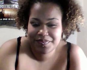 Black BBW mature mom shows her hairy pussy in closeup shot