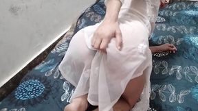 White dress dilwa kar step sister ko pela