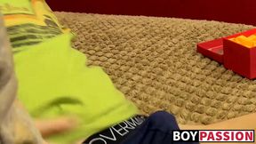 Twinky sticks a dildo deep inside his ass during jerk off