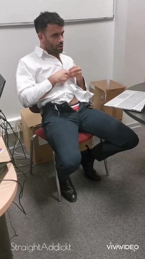 Watch this horny straight guy having a discreet wank at the office! And surprise him after he nuts.