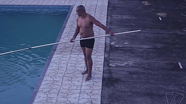 Novinha fica Louca de tessão pelo limpador de Piscina de Pau grande, Lunna Real
