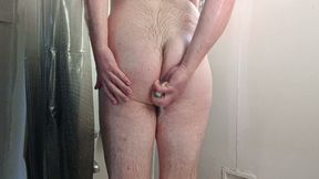 Cum take a shower with a chubby daddy