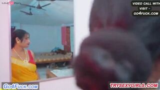 Bengali sexy Aunty ko Husband Ne paise Lekar Dost se chudwaya