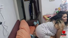 empregada domestica estava sem calcinha entao aproveitei peguei ela de jeito