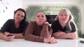 THREE GIRLS LOOKING AT THE CAMERA (m)