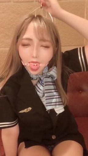 I was stimulated in a sensitive place and made naughty noises. Today, I imagined a cabin attendant.