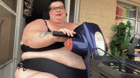 USSBBW does Housework on a Scooter SD