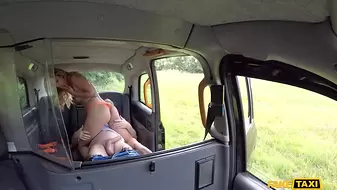 Sex Taxi - BIKINI BABE FUCKED IN TAXI