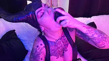 Hot deep throat from lustful gothic Succubus girl