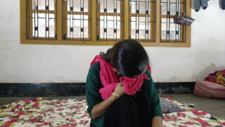 فیلم خانگی از فاحشه هندی ۱۸ ساله آماتور که از مقعد گاییده می‌شود