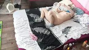 Hot foreplay with a partner &mdash;  oil massage on the body  Lick the wife's pussy until orgasm