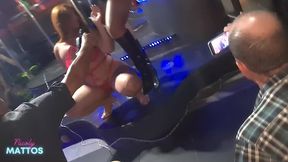show na casa de swing com direito a mamada e sentada na cara por duas safadas