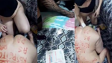 Mais orgia entre putas. A loira socando a mão no rabo da amiga até ela gozar, enquanto a outra vadia era fodida sem dó