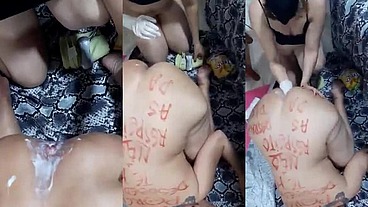 Mais orgia entre putas. A loira socando a mão no rabo da amiga até ela gozar, enquanto a outra vadia era fodida sem dó