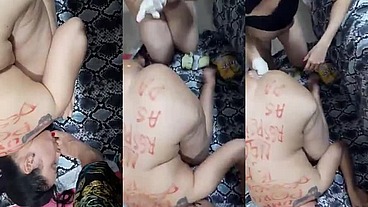 Mais orgia entre putas. A loira socando a mão no rabo da amiga até ela gozar, enquanto a outra vadia era fodida sem dó