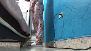 She urinates on the floor at her friend's house, she is desperate, she wet her pajamas