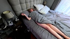 MILF Masturbating Early Morning After Waking up