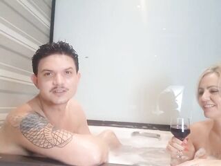 Bathtub with inês Ventura