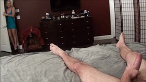 A sweet erotic footjob!