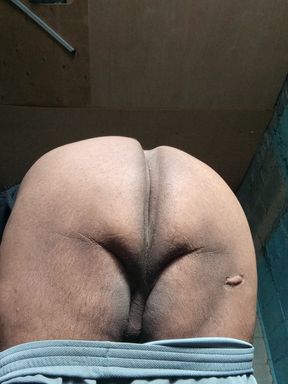 Chubby showing ass and body