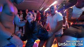 Swinger party goes hardcore